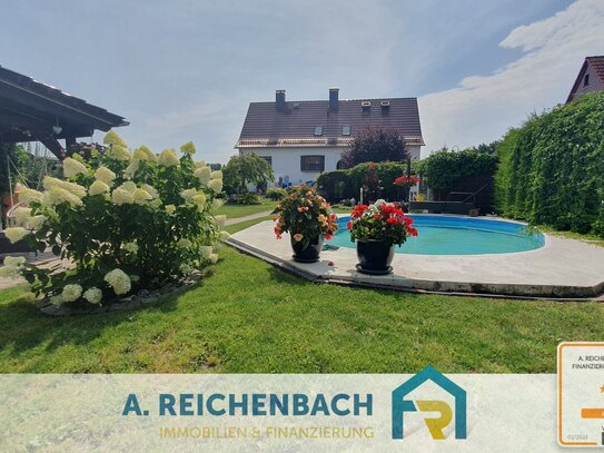 Ein- bzw. Zweifamilienhaus mit Pool, Garagen, PV Anlage und vielen Extras in Altengottern zu verkaufen!