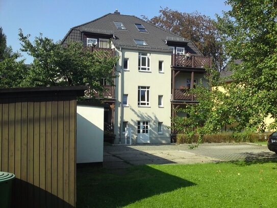 3-Raum-Wohnung im grünen Rabenstein mit Balkon mieten!