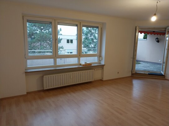 Top 2 Zimmer Wohnung mit Dachterrasse, EBK, Aufzug und mehr