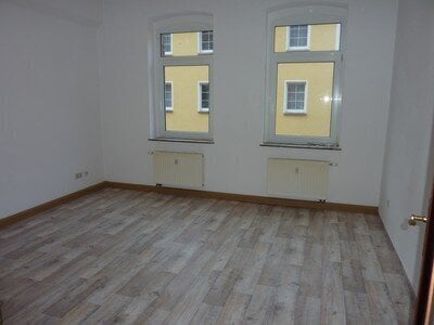 - Wohnung mit Schloßblick - ideal für Wochenendheimfahrer -