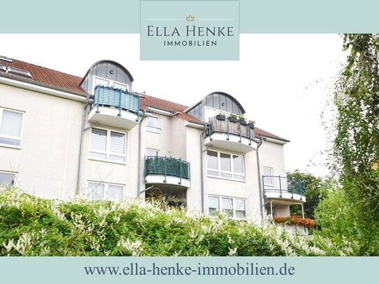 Kapitalanlage: Moderne, helle Dachgeschosswohnung mit Balkon und Garage in guter Lage.