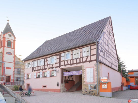 Wirtshaus mit Restaurant und 7 Gästezimmer direkt am Marktplatz