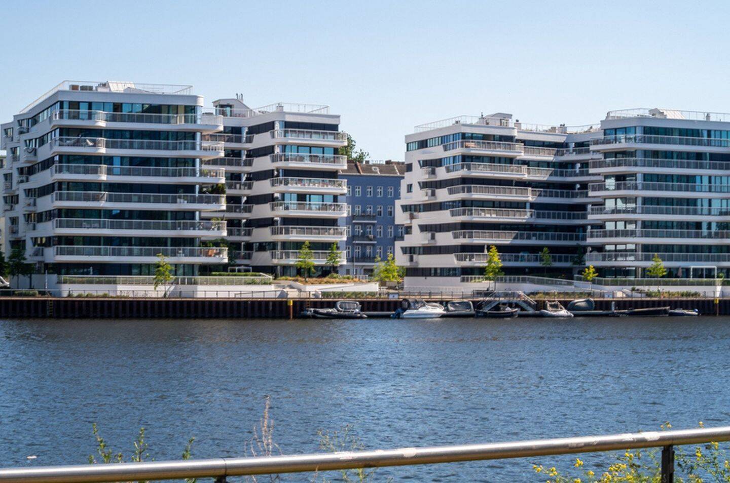 Luxuriöses Apartment an der Spree mit großer Sonnen-Dachterrasse - Photo 1