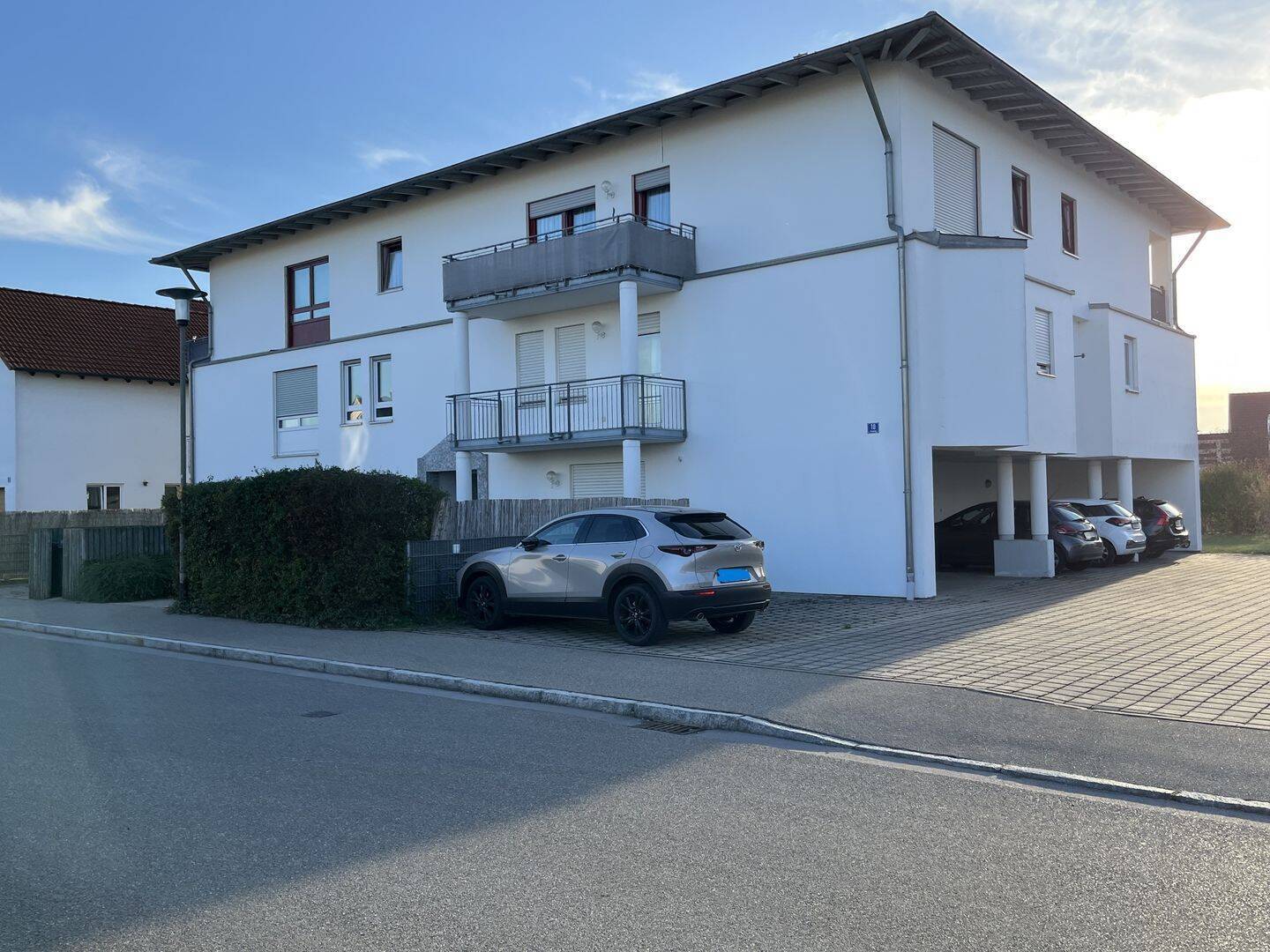                                                               Helle, gepflegte 2 ZKB inkl. TG Stellplatz                                                       in Rain (Donau-Ries)