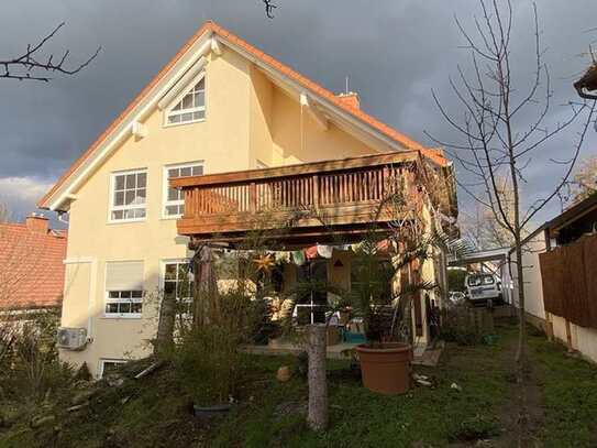 Geräumige helle 5-Zimmer-Maisonette-Wohnung mit Balkon und EBK in Worms-Herrnsheim