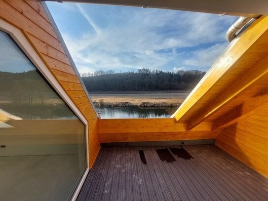 Wunderschöne, helle, kernsanierte 4-Zimmer Wohnung mit Dachterrasse in Zeitlarn zu vermieten