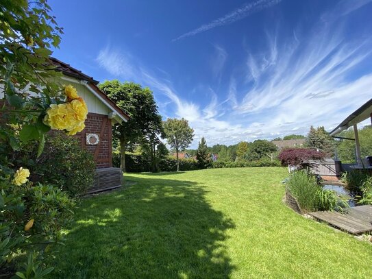 Energieeffizientes Landhaus mit parkähnlichem Garten