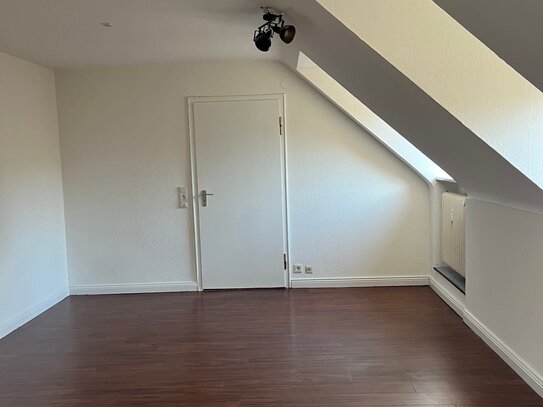 2-Zimmer-Wohnung mit 45 m² Wfl. im 2. OG, Bj. 1980