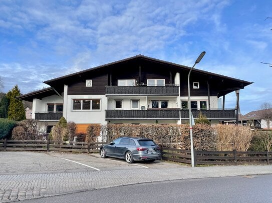 Wackerberg-Oberfischbach | Großzügiges, renoviertes Apartment mit Westbalkon und Ausblick