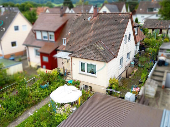 Geräumige Doppelhaushälfte mit Balkon und Garten