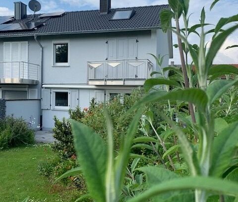 Familienhaus mit gepflegtem Garten. Dach und Fassade wurden erneuert.