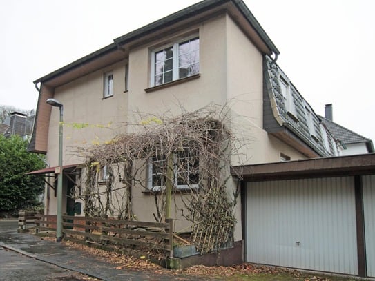 Großzügige und gut aufgeteilte Doppelhaushälfte mit einer Garage in beliebter Lage von Wetter-Volmarstein