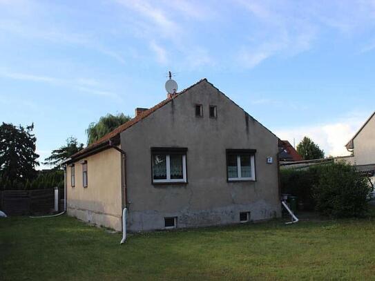 Einfamilienhaus auf großem Grundstück mit viel Potenzial