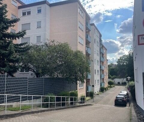 Charmante 2-Zimmer-Wohnung mit Balkon in zentraler und ruhiger Lage