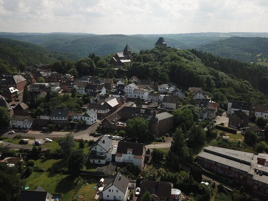 Baugrundstück, Teilung möglich, auf Wunsch mit Projektierung.