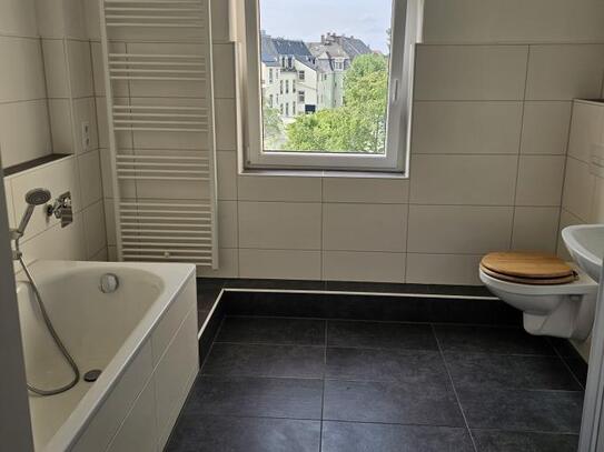 Ihre neue Wohlfühlwohnung ... separate Küche ... Tageslichtbad mit Wanne und Dusche!