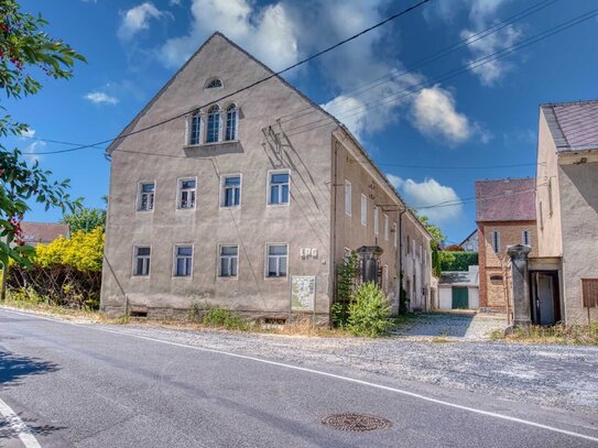 " Mehrfamilienhaus im Dreiseitenhof " ...