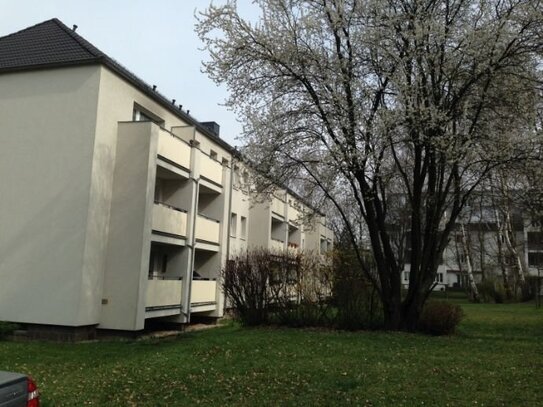 ***2-Raum Wohnung mit großem Balkon im Grünen***