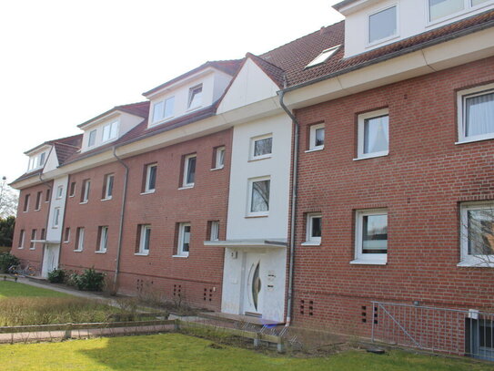 Moderne Eigentumswohnung in ruhiger Lage mit Loggia und Garage