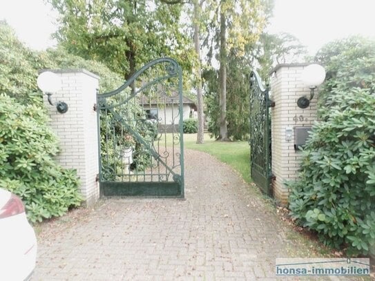 Charmante Villa mit Vollkeller & Tiefgarage auf parkähnlichem Grundstück in bester Lage