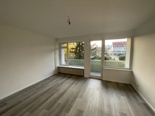 Erstbezug n. Sanierung, 3-Zimmer-Wohnung m. gr. Loggia