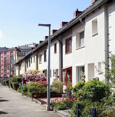 Einfamilien-Reihenmittelhaus mit Garage - provisionsfrei!