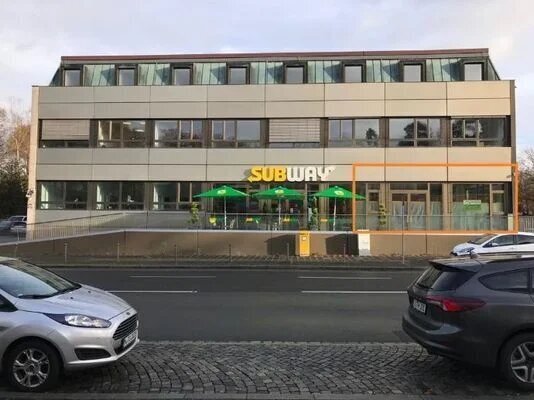 CAFE neben SUBWAY mit ca. 183 m² + Terrasse ca. 60 m² im Nordostpark zu vermieten!