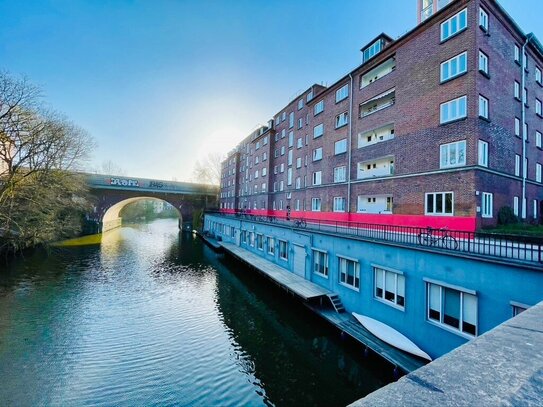 Helle, sanierte 2 Zimmer Wohnung mit Einbauküche und Balkon direkt am Osterbekkanal in Barmbek Nord