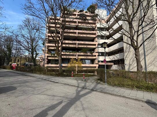 **HERZLICH WILLKOMMEN**GROßZÜGIGE 4-ZIMMER-WOHNUNG MIT 2 LOGGIEN IN SEHR GUTER LAGE/BERG AM LAIM**