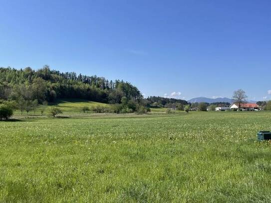Huglfing - herrliches Baugrundstück mit Blick und angrenzenden Wiesen