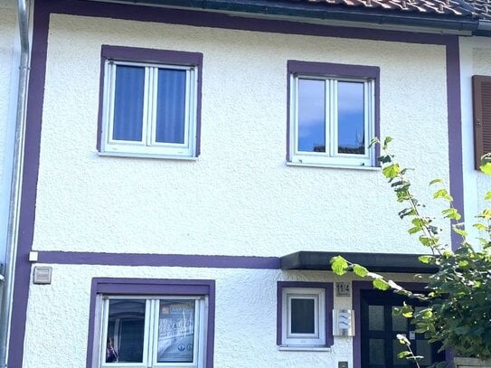 Tolles Reihenmittelhaus mit überdachter Terrasse und Balkon sowie Garagenstellplatz in 88239 Wangen