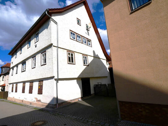 Wohnhaus in Fachwerkbauweise (Einzeldenkmal) auf über 3.000 m² Grundstück