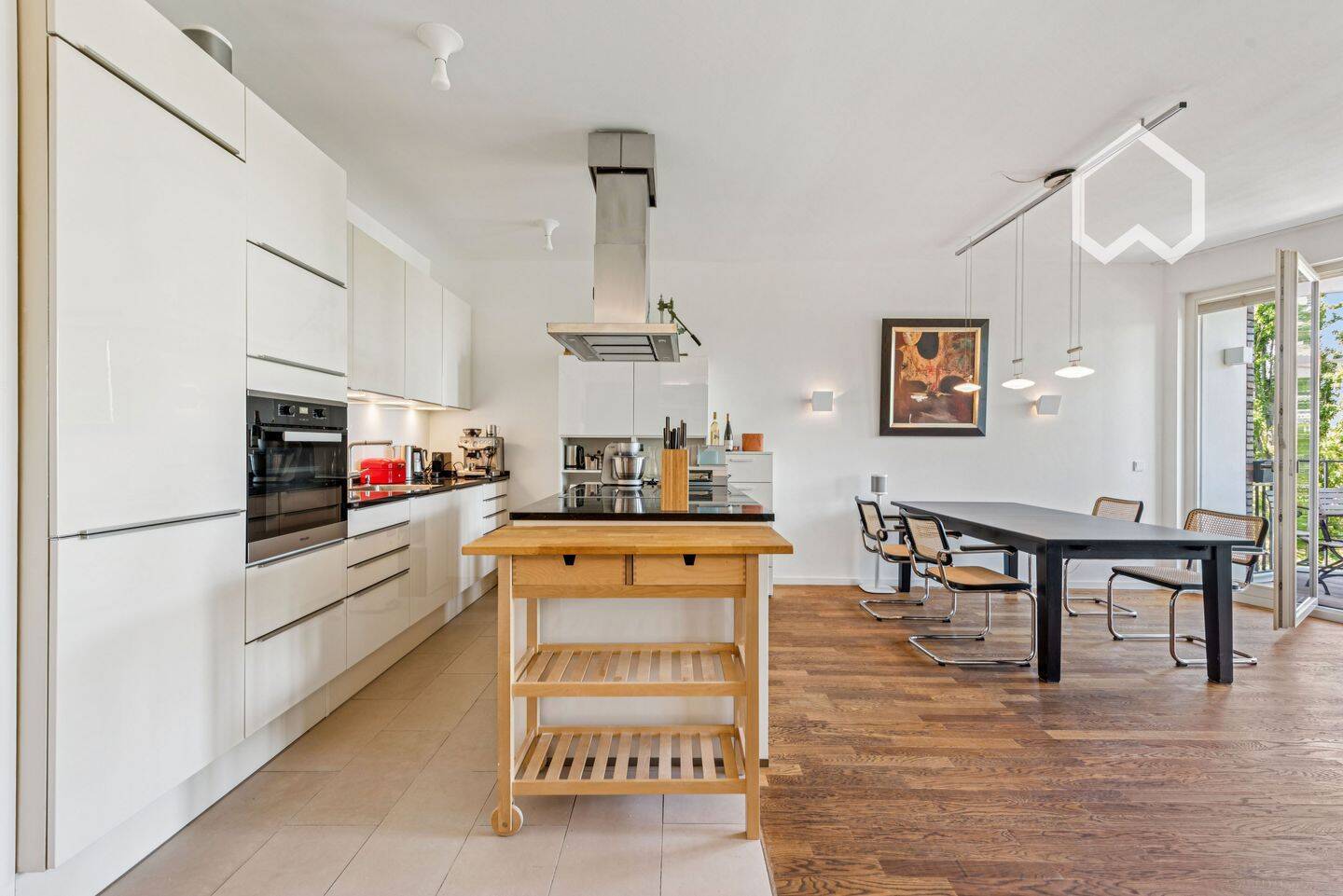 Exklusive, voll ausgestattete Designerwohnung mit Balkon in Toplage - Photo 1