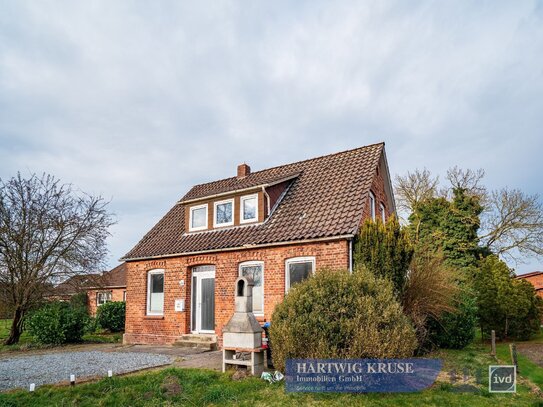 vermietetes Wohnhaus mit 2 Wohneinheiten mit stabilen Mieteinnahmen in 21706 Drochtersen OT Assel