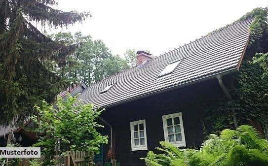 Freistehendes Wochenendhaus mit Garten