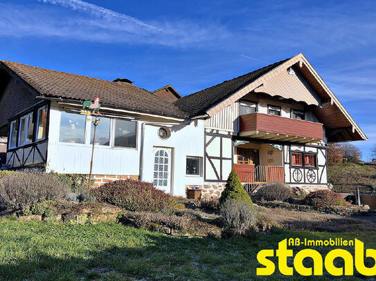 EIN LANDSITZ IM SPESSART - FACHWERKENSEMBLE MIT 2 HÄUSERN UND BAUPLATZ