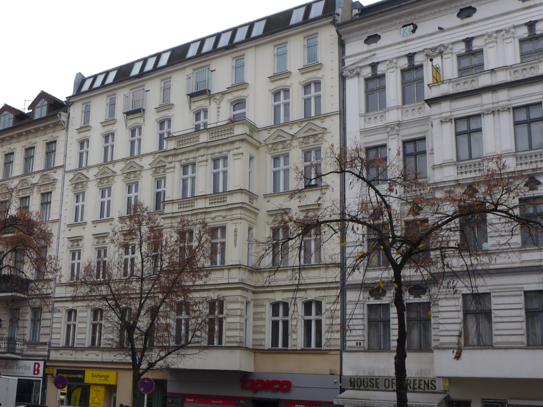 Ruhiges Gartenhaus in einem begrünten Hof nahe Wilmersdorfer Einkaufsmeile