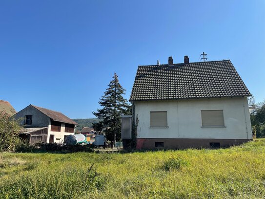 Ein ca. 1.118 m² großes Grundstück mit Altbestand im schönen Gunzendorf/Buttenheim zum Kauf