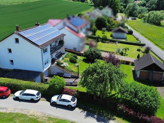 Idylle pur! Zweifamilienhaus mit großem Grundstück in Jesberg