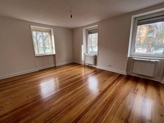 Kernsanierte offene 2,5 ZKB-Wohnung direkt am Stadt-Park