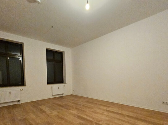 Schöne Wohnung mit Balkon/Einbauküche und guter Verkehrsanbindung, Gutschrift 500€