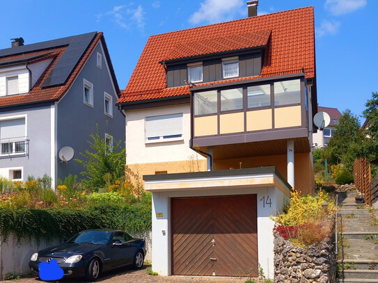 Ein-/Zweifamilien-Haus mit Garage