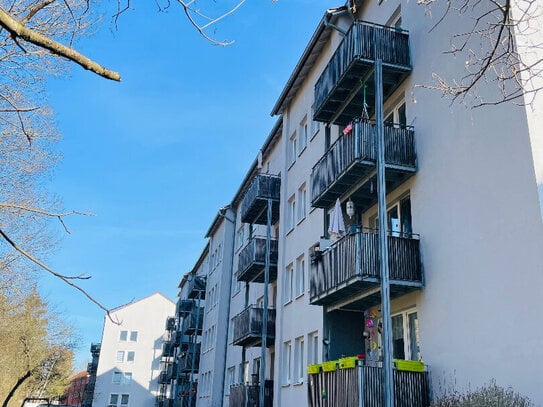 Einziehen & wohlfühlen: Nette 2-Zimmer-Wohnung mit Balkon