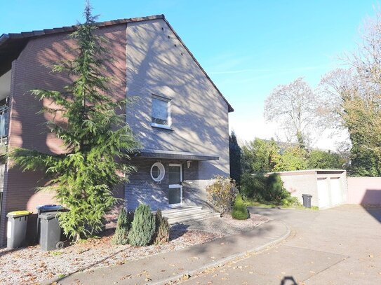 Großzügige Erdgeschosswohnung mit eigenem Garten und Garage in ruhiger Privatstraße von Marl-Hüls.