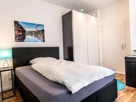 Ab 01.07.2025 - schick möbliertes Zimmer in moderner 5er WG - mitten im Bahnhofsviertel