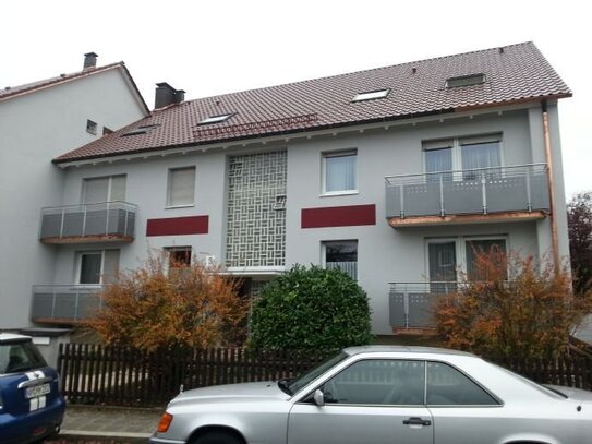 Schöne, moderne, helle 3-Zimmerwohnung mit Gartenbenutzung aber ohne Balkon im 2. OG.