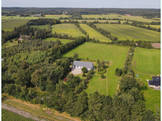 NATUR PUR: Nordisches Landhaus im TOPZUSTAND inmitten 16.000qm traumhaftem Naturgartenareal !