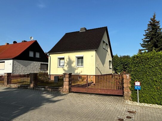 Freistehendes Siedlungshaus mit großem Gartengrundstück in beliebter, ruhiger Lage von Zscherndorf