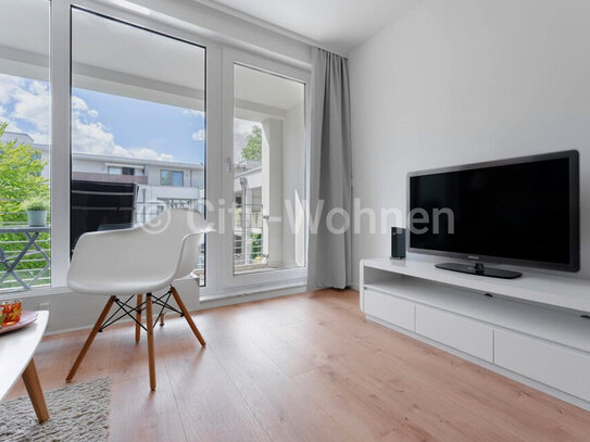 In hellen Tönen eingerichtete 2-Zimmer Wohnung mit West-Loggia in Hamburg-Barmbek