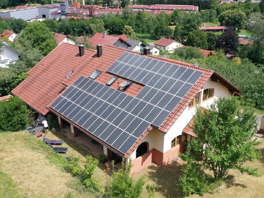 Großes Doppelhaus im mediteranen Stil